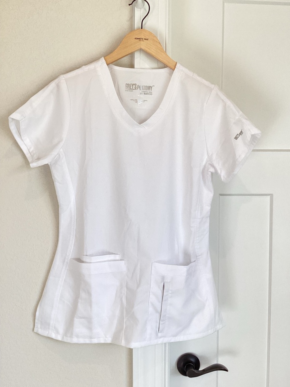 Grey’s Anatomy Barco White Short Sleeve V-Neck Scrub Top Small White - Picture 1 of 8
